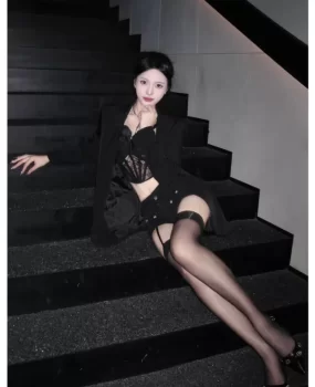 文艺性感黑丝少妇兼职