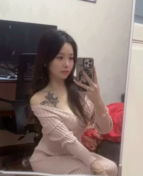 20岁小护士一枚