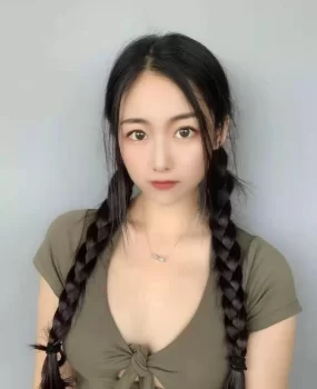 蜜桃翘臀大胸辣妹不挑活