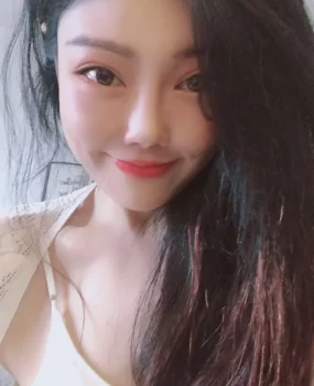 大胸丰满小姐姐