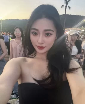 武汉御姐风美女