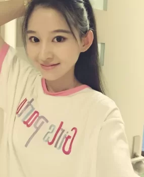 大二兼职混血甜甜圈