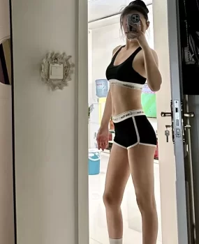 南京鸡头不错，有几个年轻漂亮的