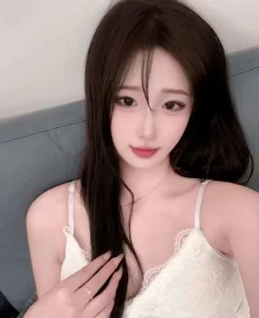 大奶苗条身材嫩妹