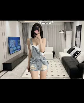 短发美女，颜值高