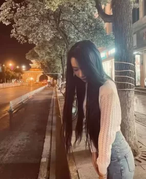 年轻服务好的嫩妹