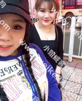 电子城双飞丫头和可乐