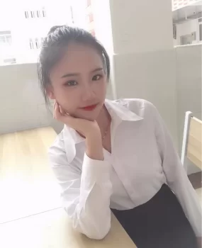 98年粉嫩兼职学生妹大长腿气质好身材服务一流