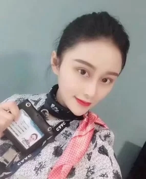 本人出差上海,约了一个空姐,真的空姐,因为在空姐的APP可以查到的 哈哈哈