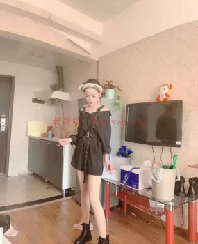 援交学生妹,小巧玲珑 性格温柔