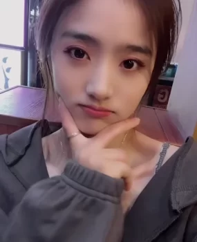 刚下海的嫩妹,水多特别紧