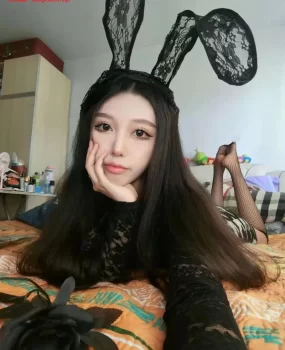 郑州刚下水性感瑜伽妹妹,咪咪大屁股圆,逼逼粉嫩